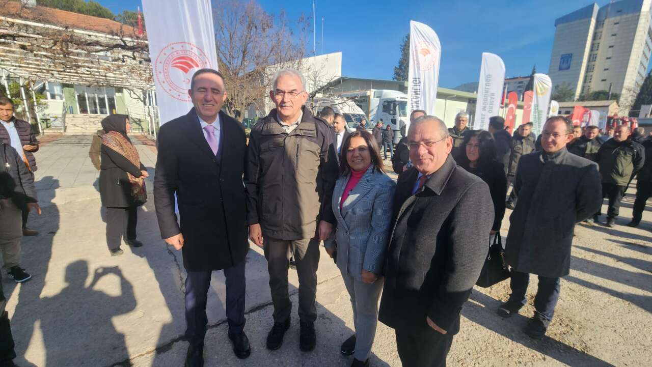 Muğla’da Orman Köylülerine ORKÖY Kredisiyle Alınan Traktör ve İş Makineleri Teslim Edildi 44